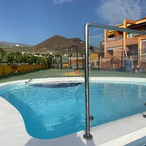 https://simon-beach-house-los-cristianos.tenerifehoteles.net